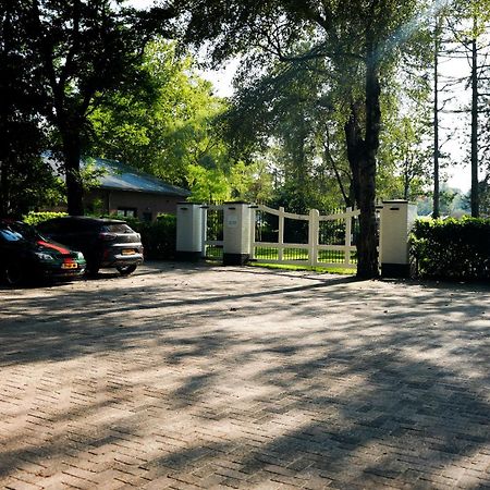 The Lodge Bed & Wellness Oisterwijk Sauna, Jacuzzi, Luxury Moergestel Exteriör bild