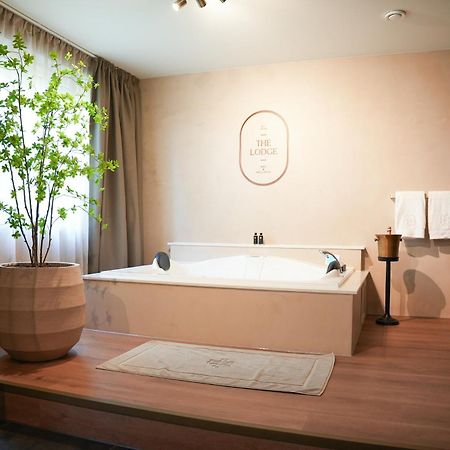 The Lodge Bed & Wellness Oisterwijk Sauna, Jacuzzi, Luxury Moergestel Exteriör bild