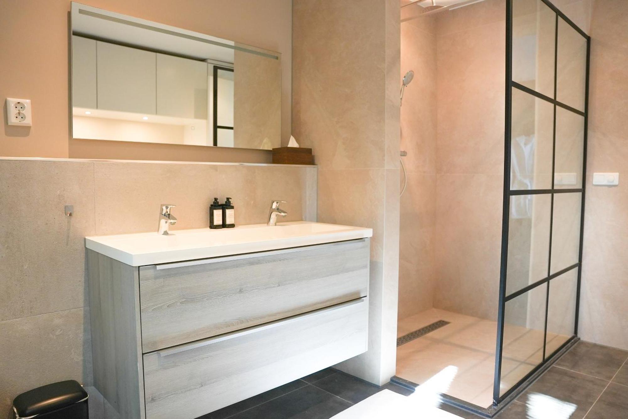 The Lodge Bed & Wellness Oisterwijk Sauna, Jacuzzi, Luxury Moergestel Exteriör bild