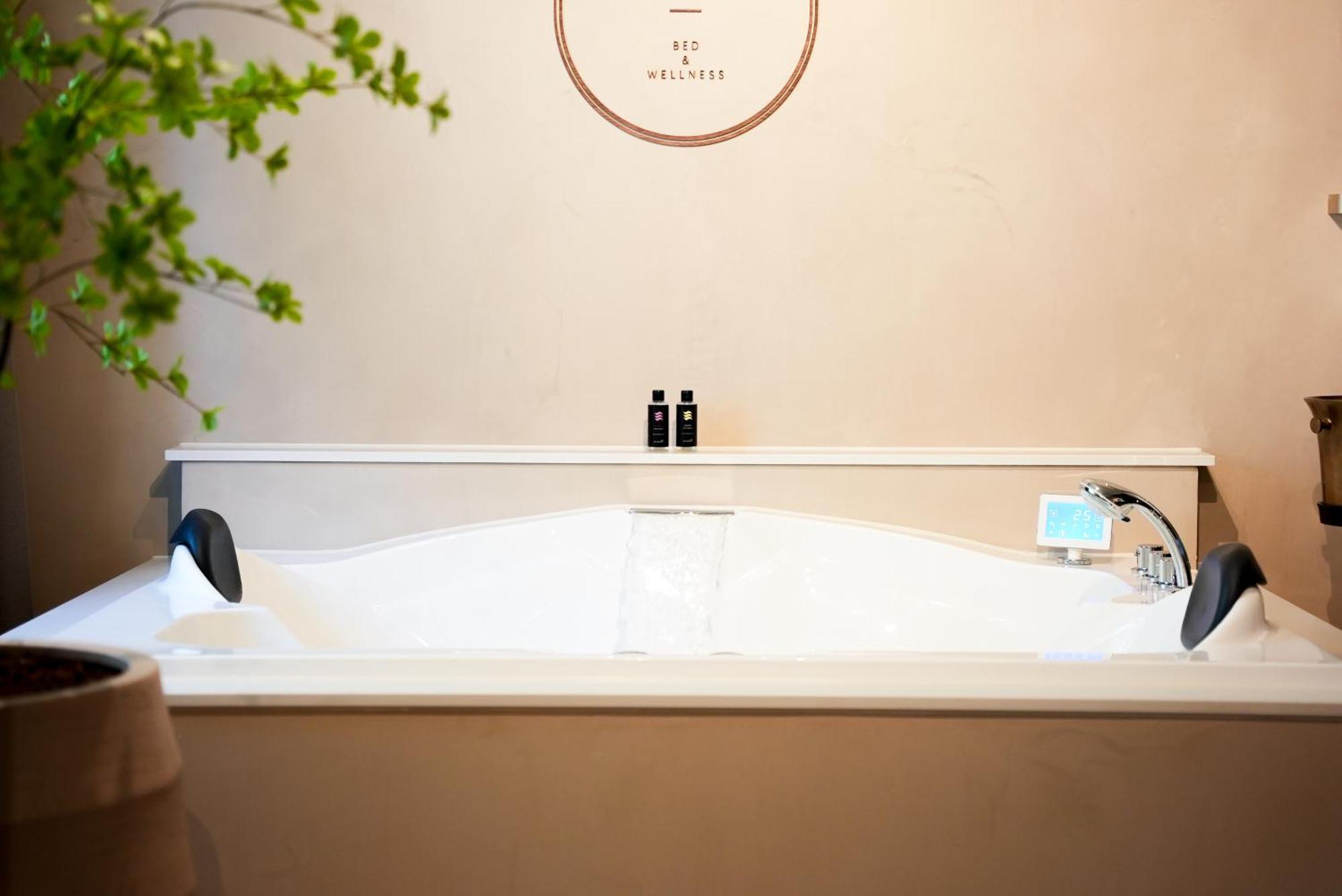 The Lodge Bed & Wellness Oisterwijk Sauna, Jacuzzi, Luxury Moergestel Exteriör bild